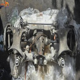 اکسل عقب کامل بی ام و BMW اطاق E60 شامل دیفرانسیل پلوسها طبق h رام طبق صاف طبق داسی دیسک و کالیپر و سگدست توپی چرخ